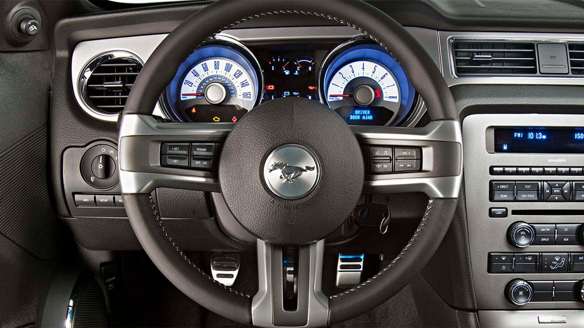 CR-Cars-InlineHero-2011-Ford-Mustang -st-wheel-7-18